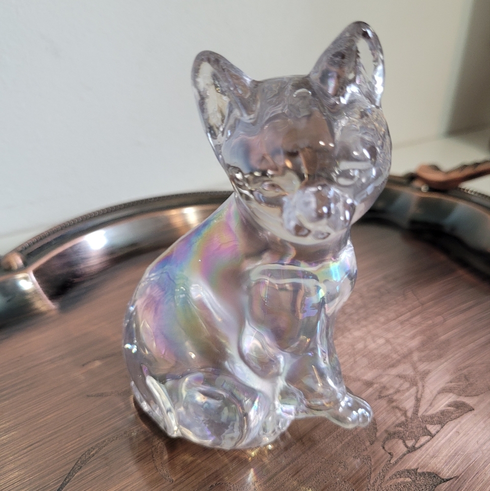 Vintage Fenton Iridescent Glass Sitting Cat Figurine Paperweight